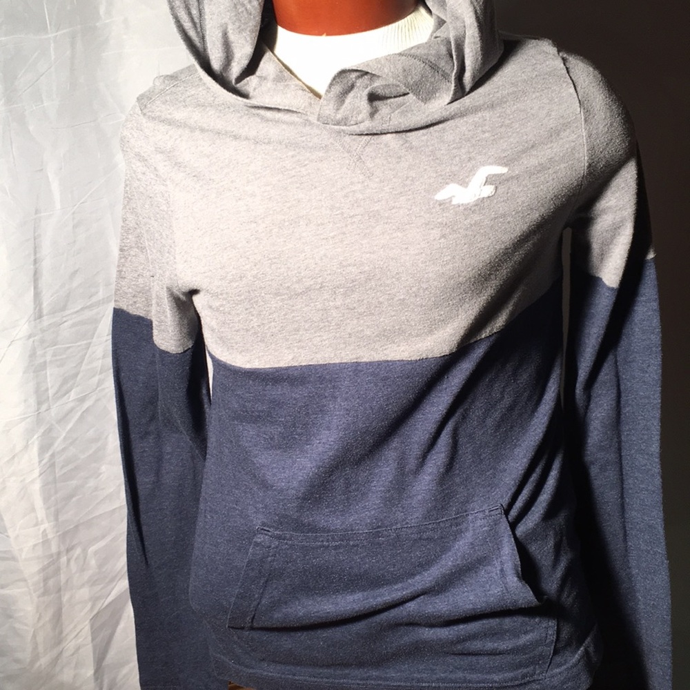 Hollister Men’s lightweight hoodie